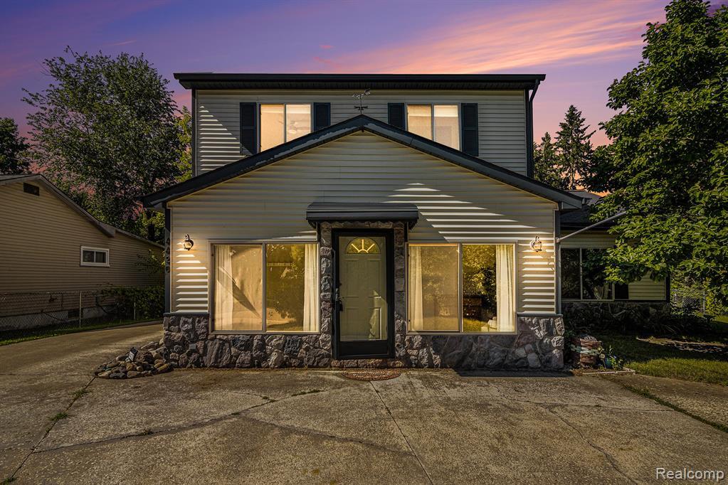 Property Photo: 4420 Pinedale Avenue MI 48346 3833