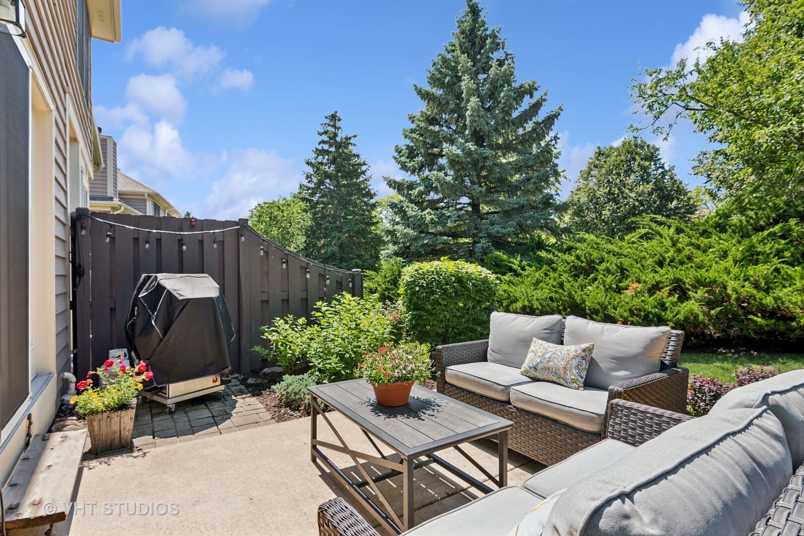 Property Photo: 3716 King Charles Lane IL 60174