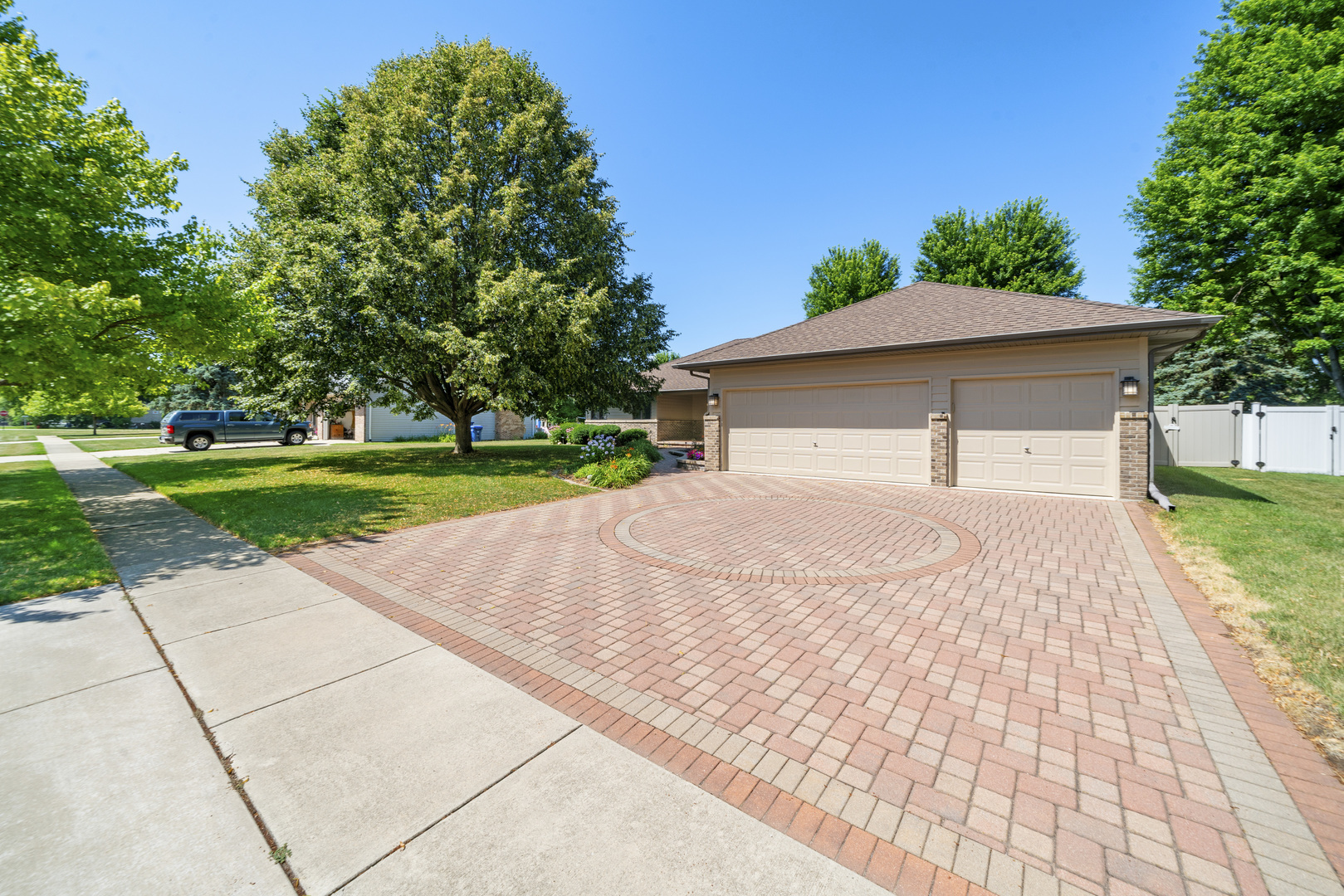 Property Photo: 541 Donald Street IL 60520
