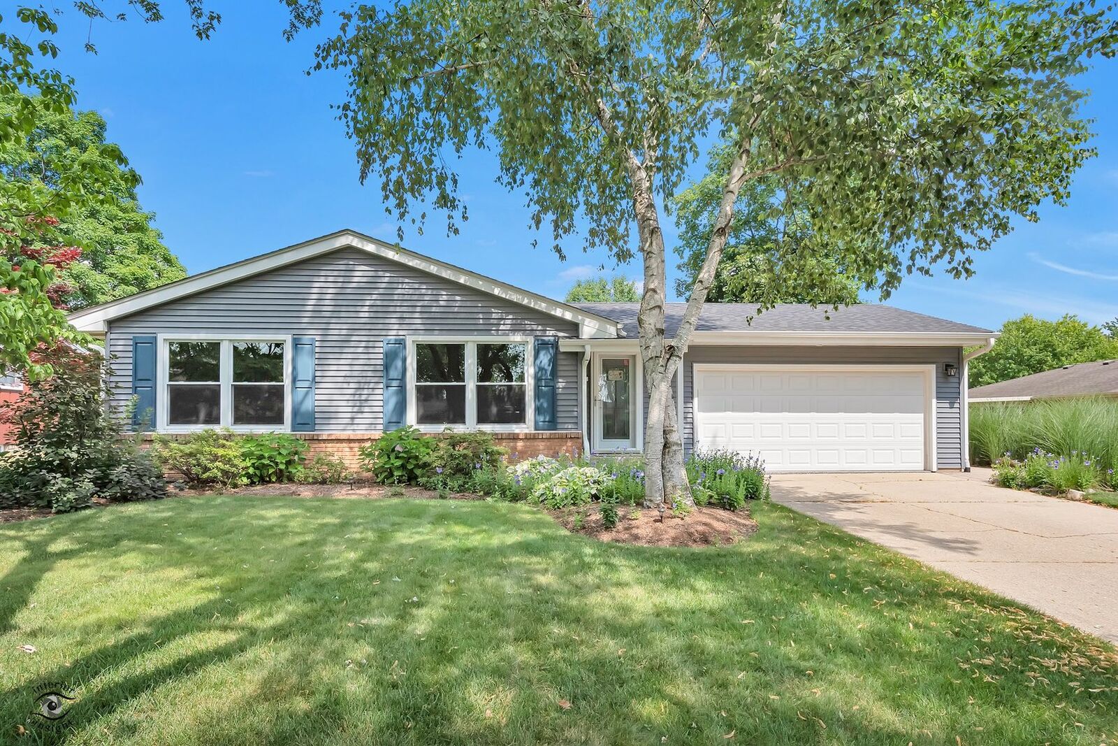 Property Photo: 1029 Polly Court IL 60120