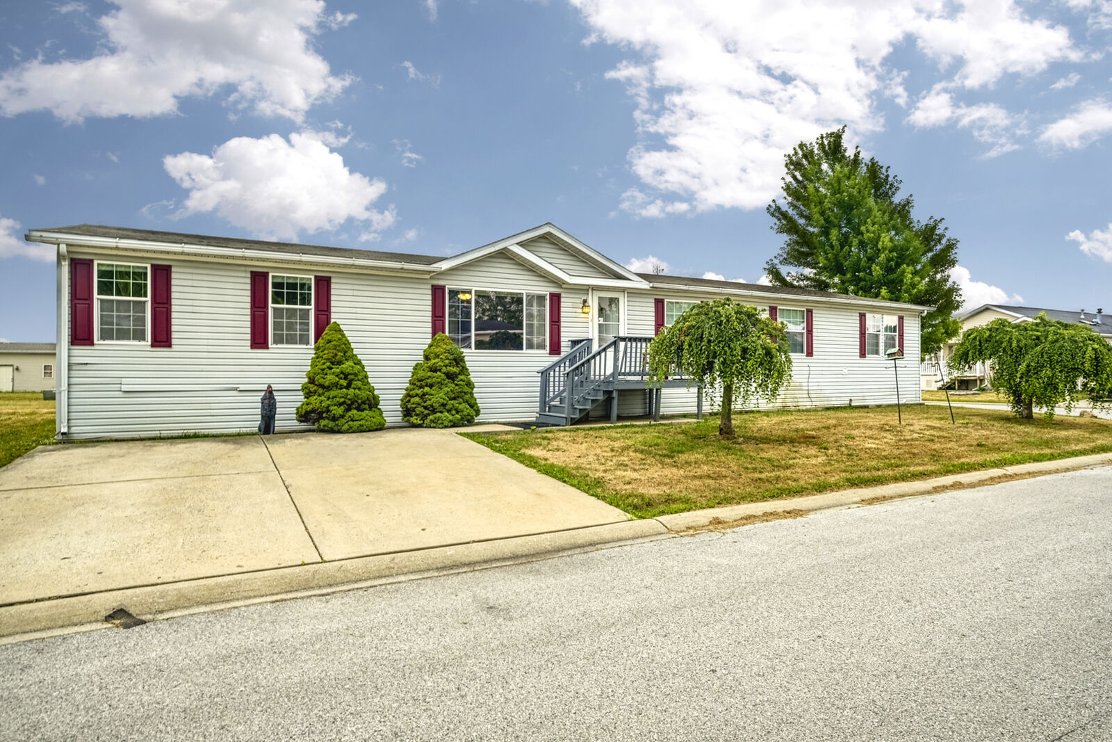 Property Photo:  194 Sparrow Drive  IL 60411 