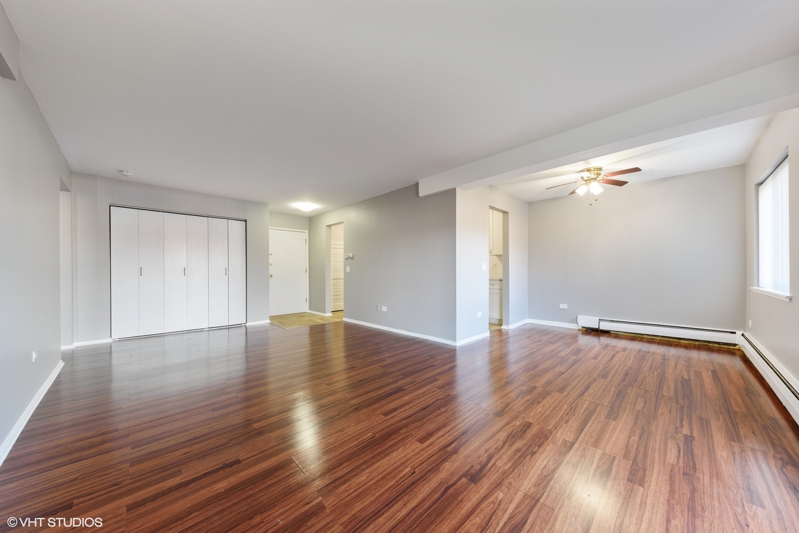 Property Photo: 2424 E Oakton Street 1G IL 60004