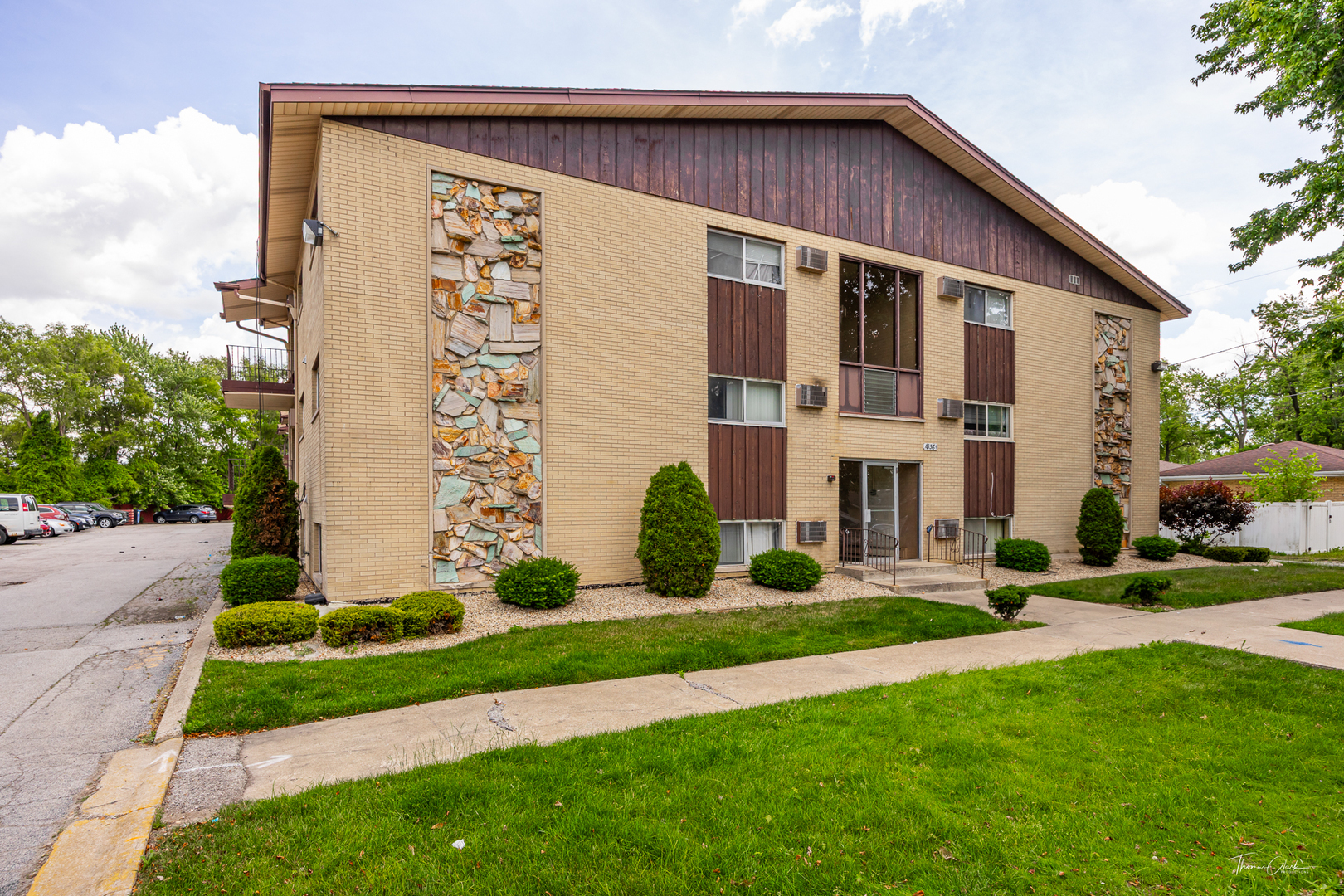 Property Photo: 18361 Glen Oak Avenue 1E IL 60438
