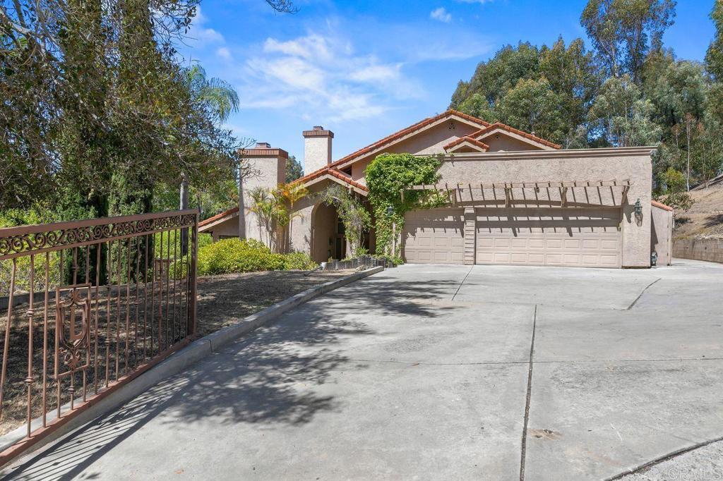 Property Photo: 1521 Kimberly Woods Drive CA 92020