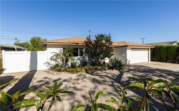 Property Photo: 2225 S Manitoba Drive CA 92704