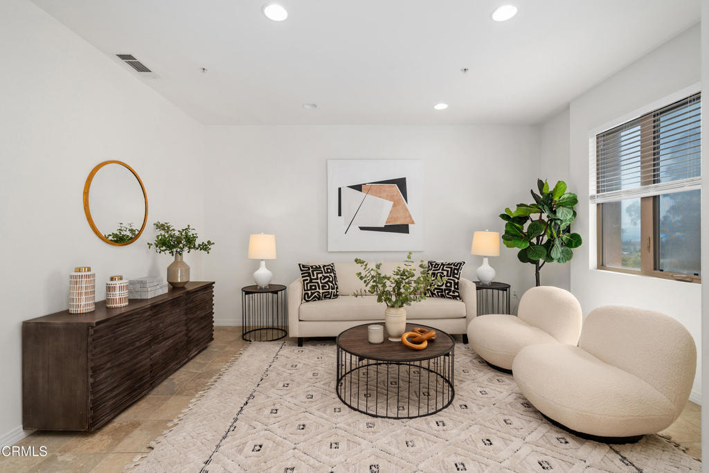 Property Photo:  931 E Walnut Street 612  CA 91106 