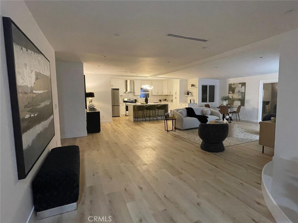 Property Photo: 20406 Londelius Street CA 91306