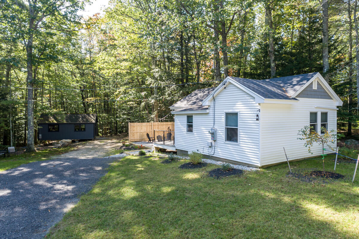 Property Photo:  43 Allen Road  ME 04069 