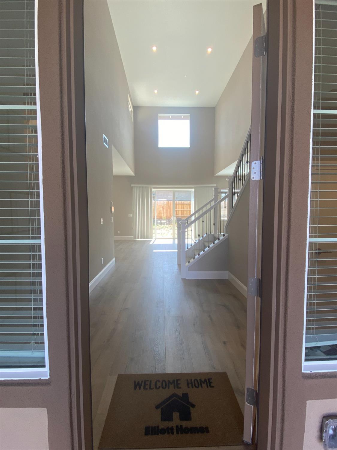 Property Photo:  6890 Saratoga Estates Drive  CA 95762 