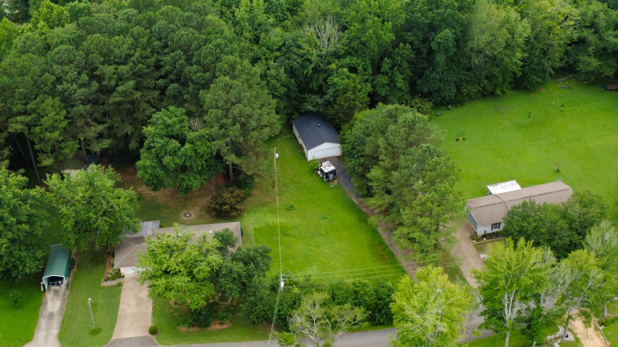 Property Photo: 96 Meadowood Dr TN 38256