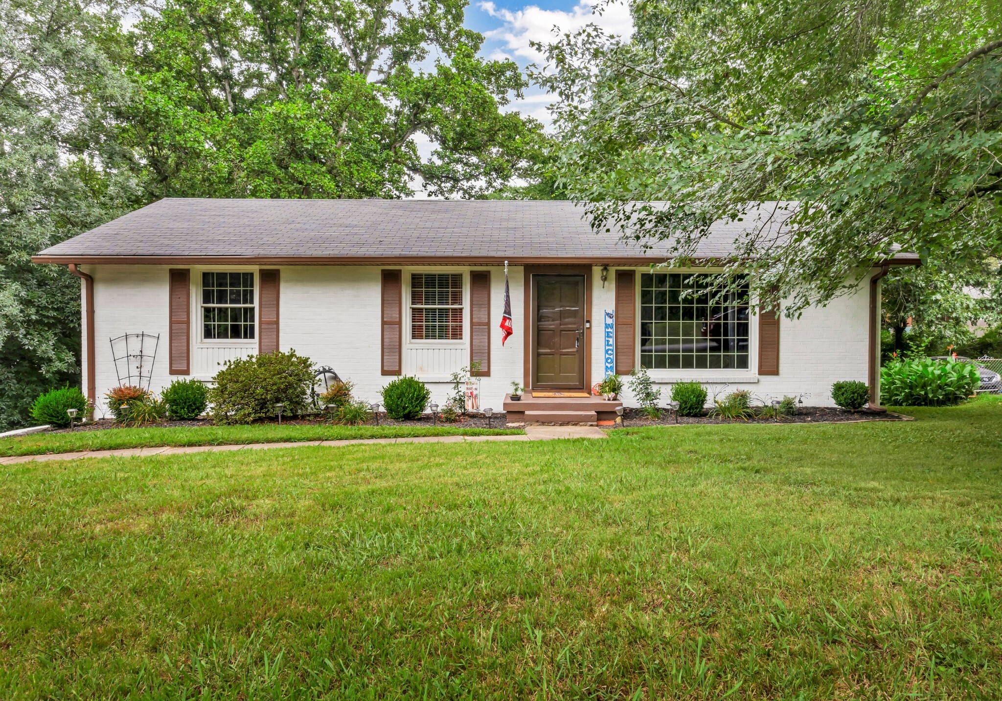 Property Photo:  426 Seay Ct  TN 37043 