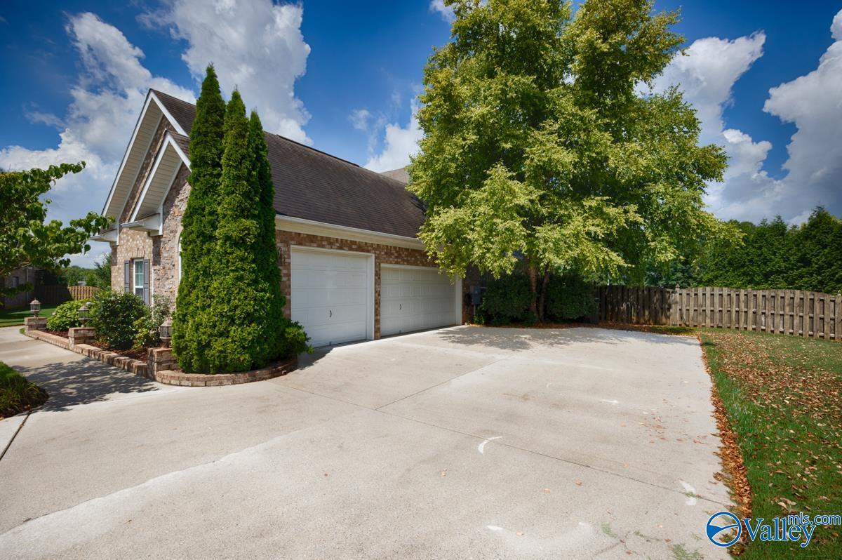 Property Photo:  116 Woodmere Court  AL 35756 