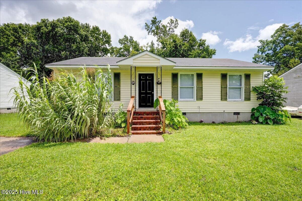 Property Photo: 910 Fort Totten Drive NC 28560