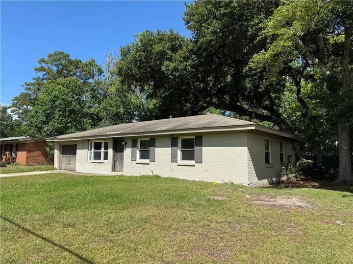 Property Photo: 207 Walnut Street LA 70471