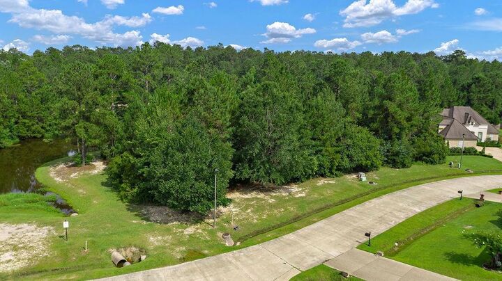 Property Photo: 204 S Verona Drive LA 70433