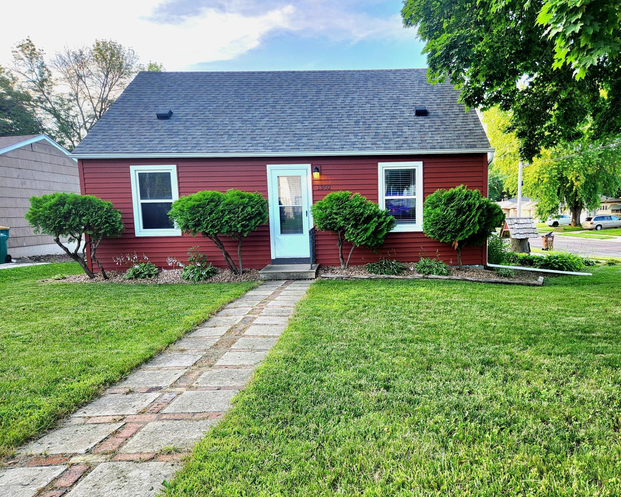 Property Photo: 1302 W Clark Street MN 56007