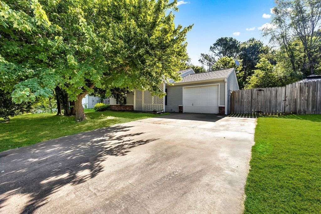 Property Photo:  1482 N Timbercrest Avenue  AR 72704 