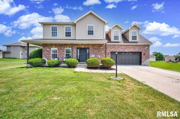 819 Grandyle Drive  Washington IL 61571 photo