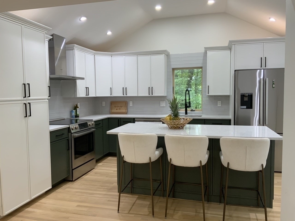 Property Photo:  60 Duxbury Dr  MA 01520 