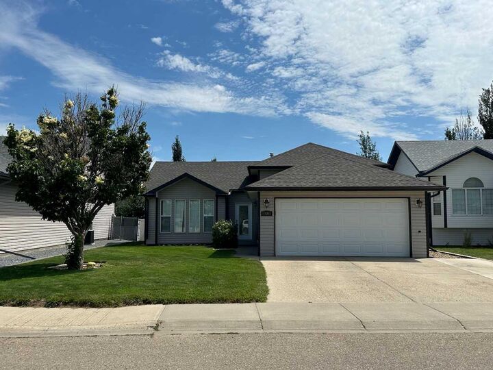 44 Upland Street W — photo 1