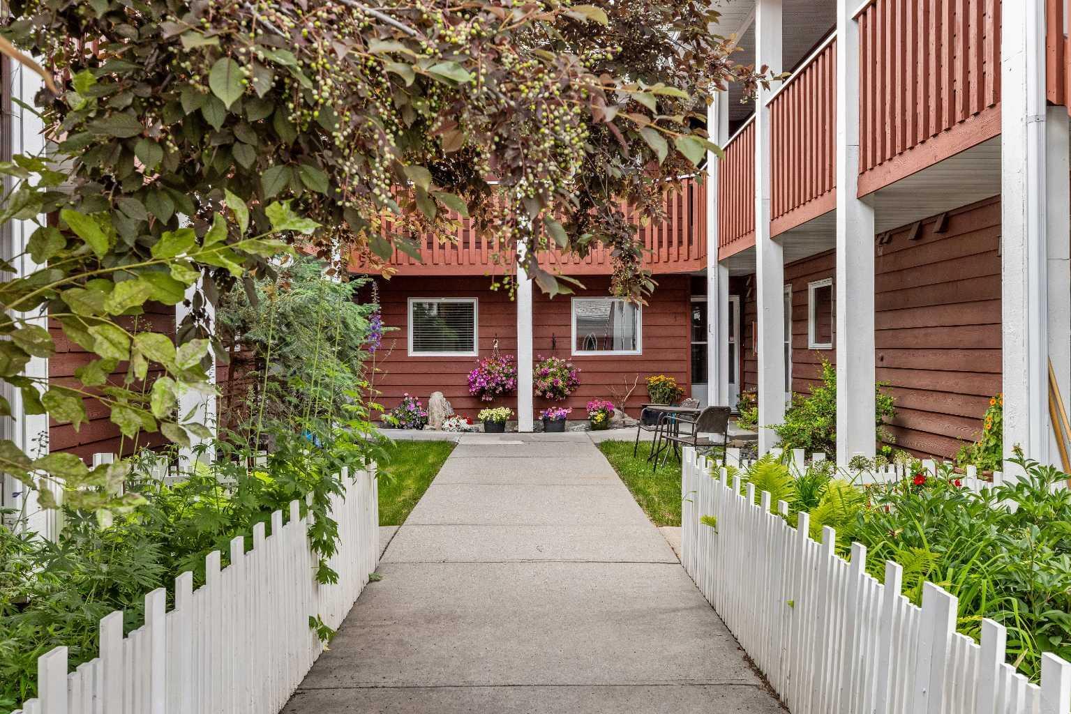 717 7th Street E 4  Canmore AB T1W 2C3 photo