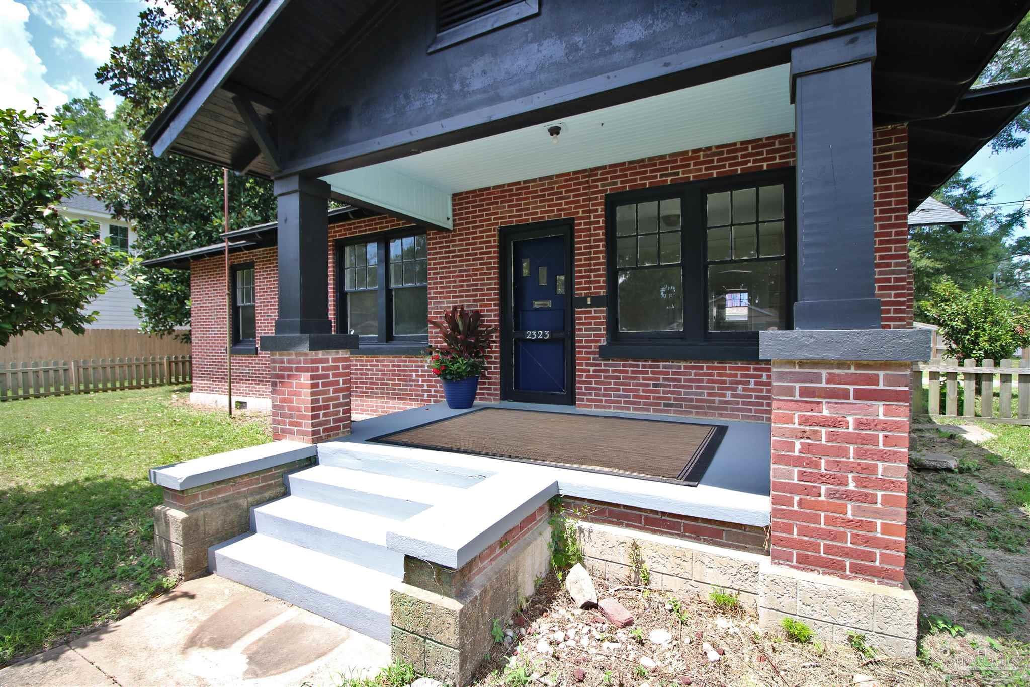 Property Photo:  2323 N 17th Ave  FL 32503 