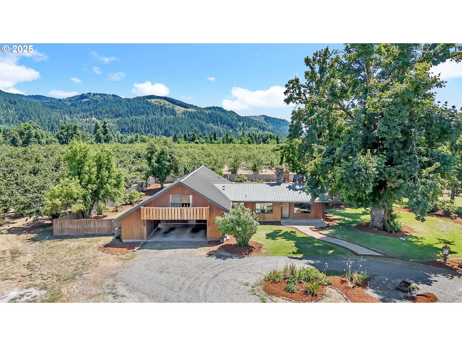 Property Photo: 82682 River Dr OR 97426