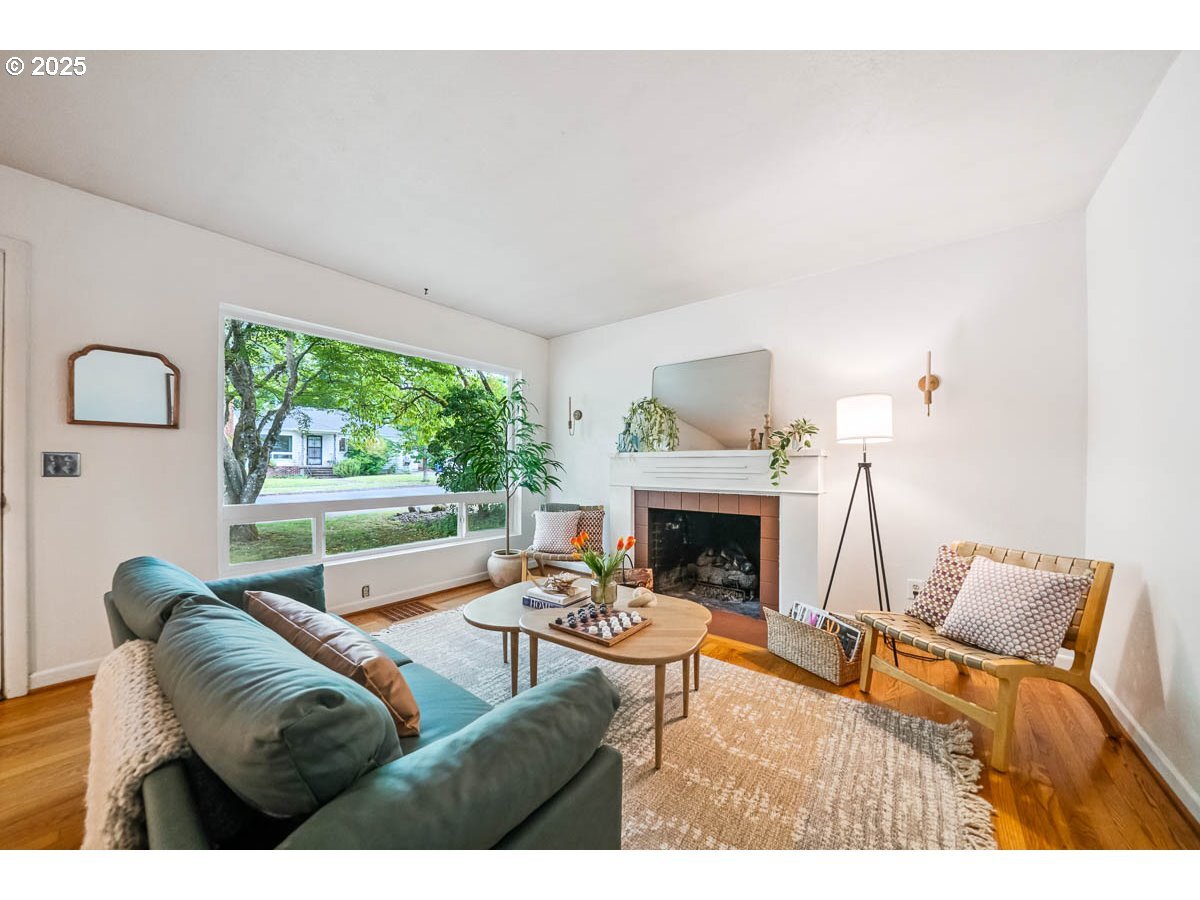 Property Photo: 4114 SE Lambert St OR 97202