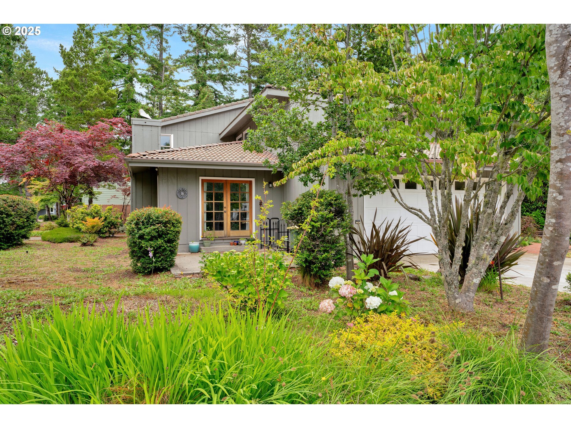 Property Photo: 2270 Upas Pl OR 97439