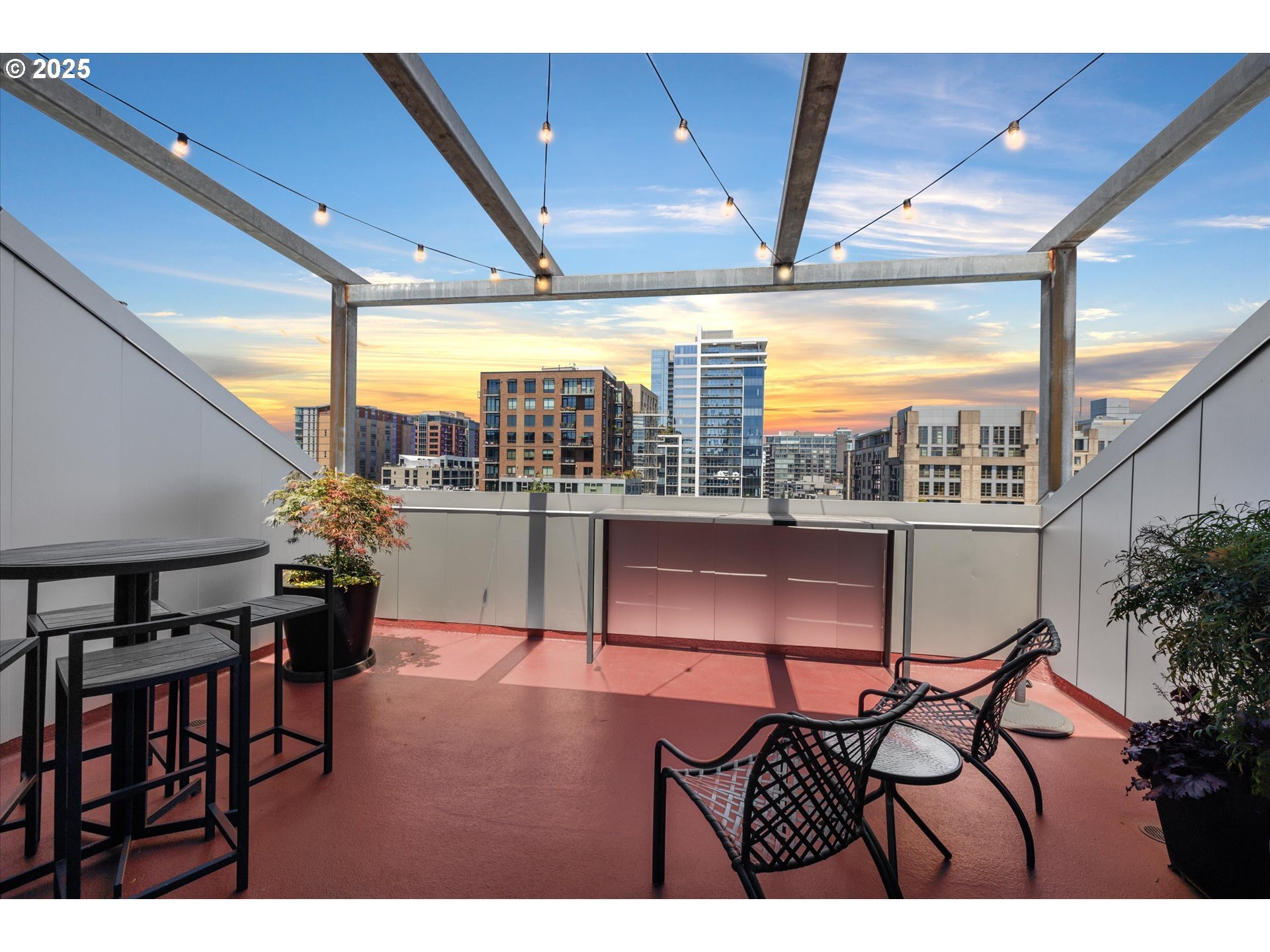 Property Photo: 1030 NW Johnson St 611 OR 97209