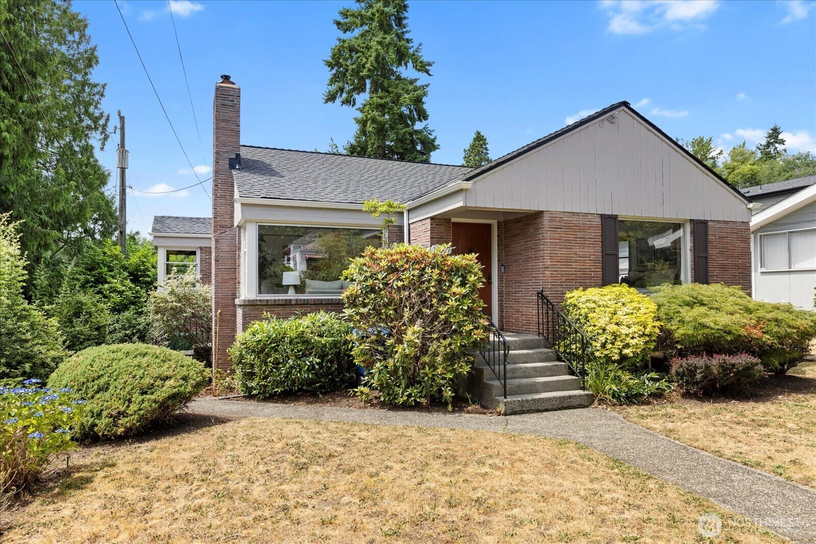 Property Photo: 10417 20th Avenue NE WA 98125