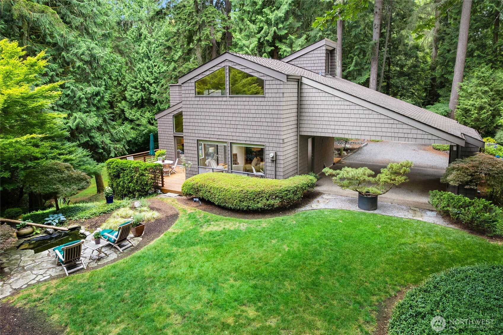 Property Photo: 22526 53rd Avenue SE WA 98021