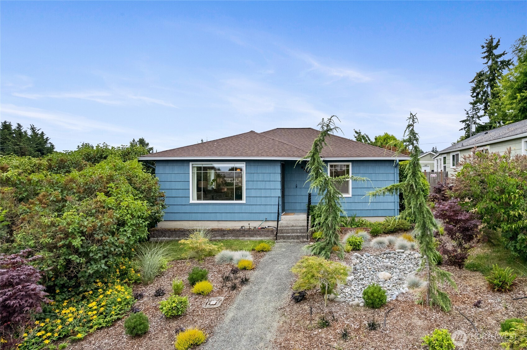 Property Photo:  926 W Tenth Street  WA 98363 