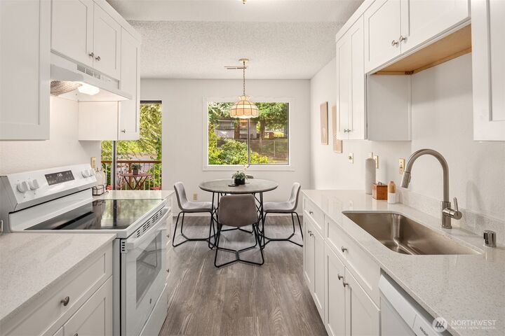 14132  74th Place NE 16D  Kirkland WA 98034 photo