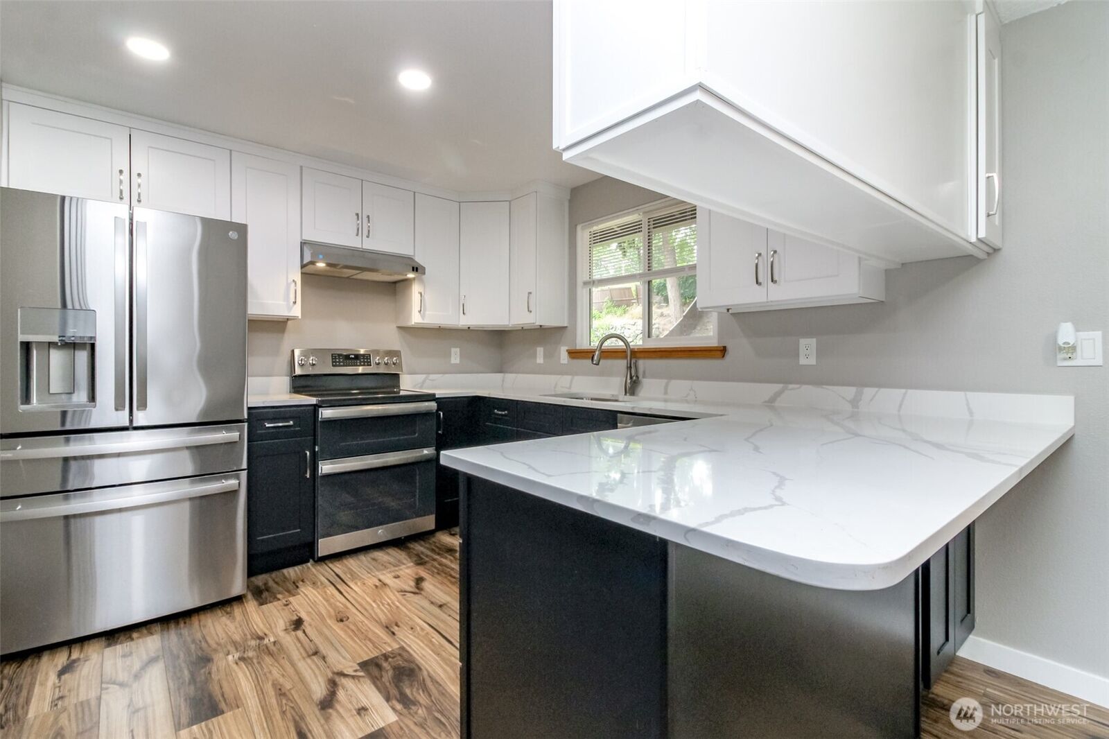 Property Photo: 416 142nd Street Ct S WA 98444