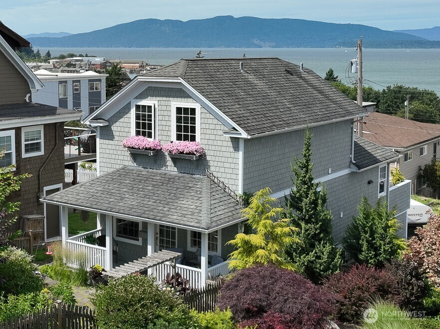 618  12th Street  Bellingham WA 98225 photo