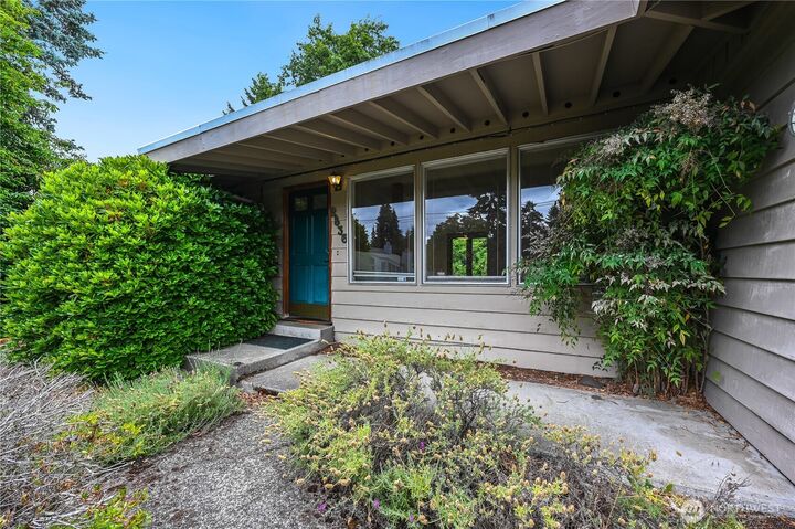 Property Photo: 2836 SW 111th Place WA 98146