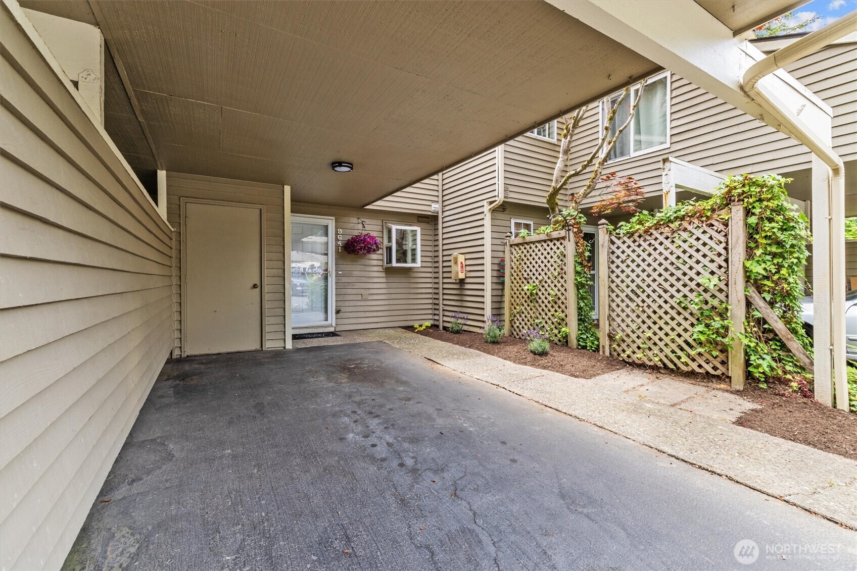 Property Photo: 9641 NE 121st Lane WA 98034