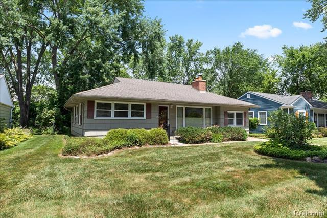 Property Photo: 15588 Kirkshire Avenue MI 48025