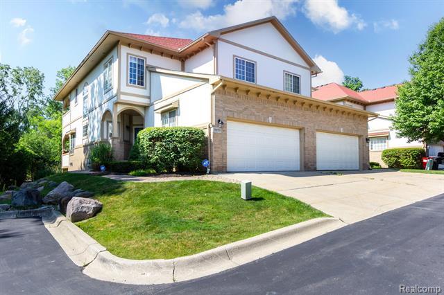 Property Photo: 5959 Bella Vista Drive MI 48322