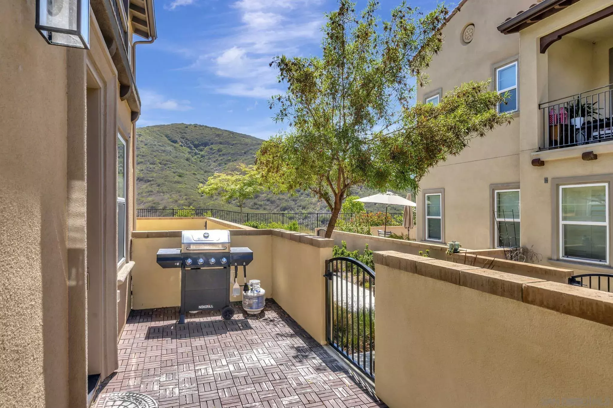 Property Photo: 877 Blackstone Dr CA 92078
