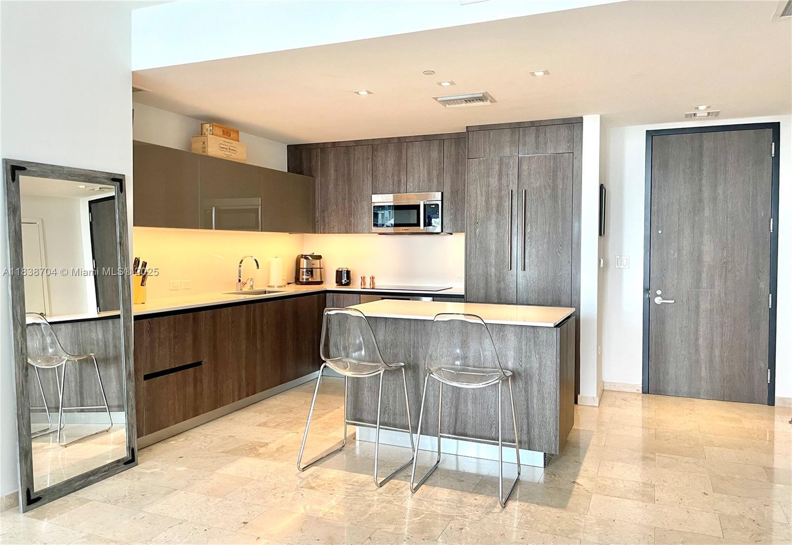 Property Photo: 88 SW 7th St 1805 FL 33130