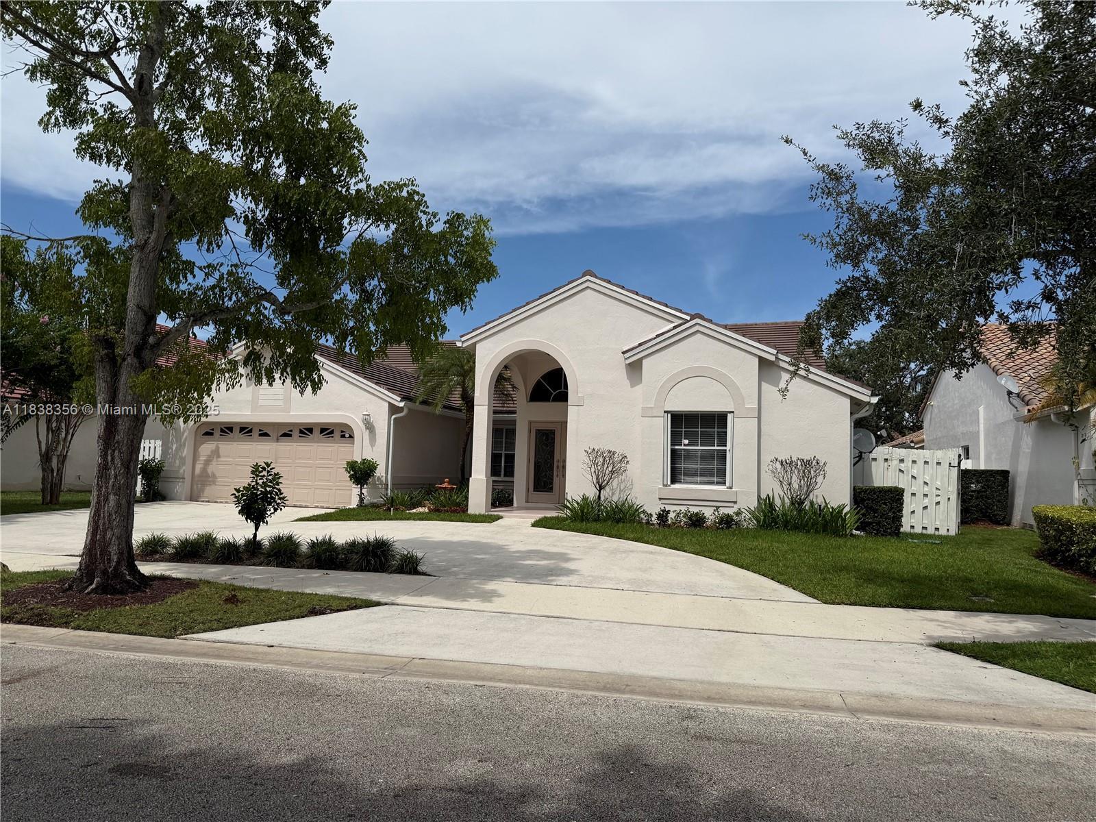 794 Lake Blvd  Weston FL 33326 photo