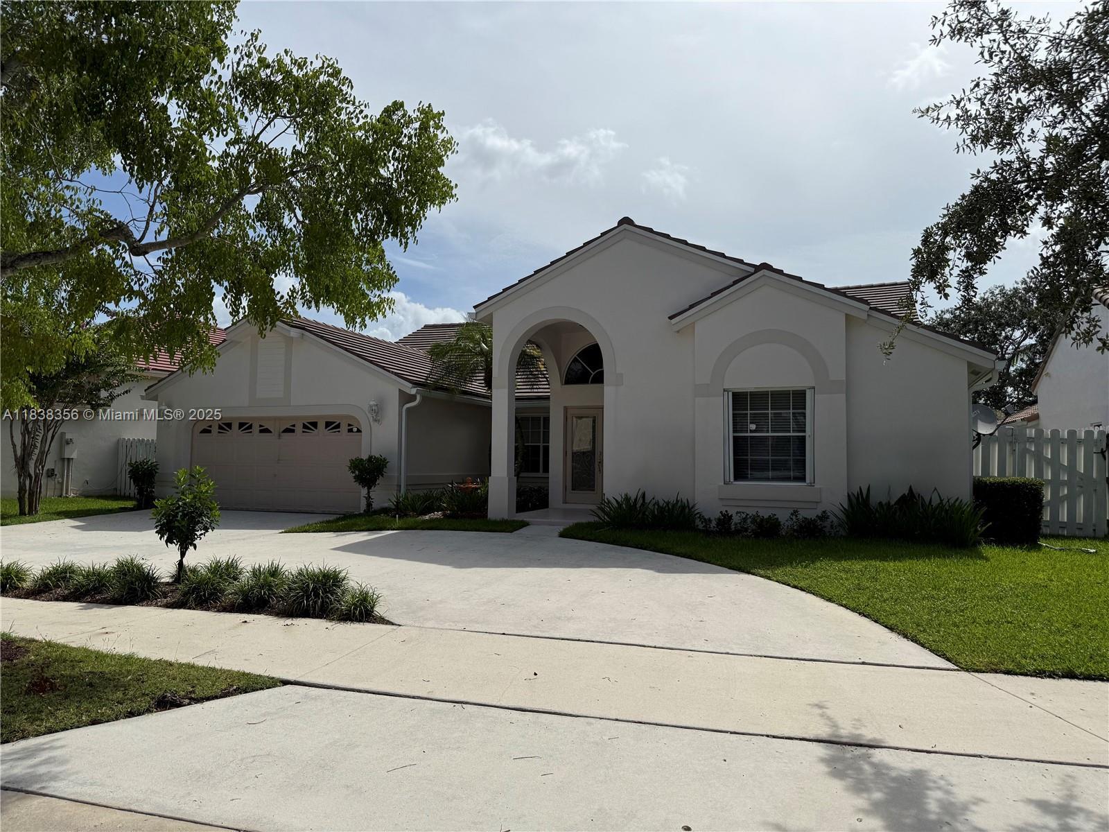 Property Photo: 794 Lake Blvd FL 33326