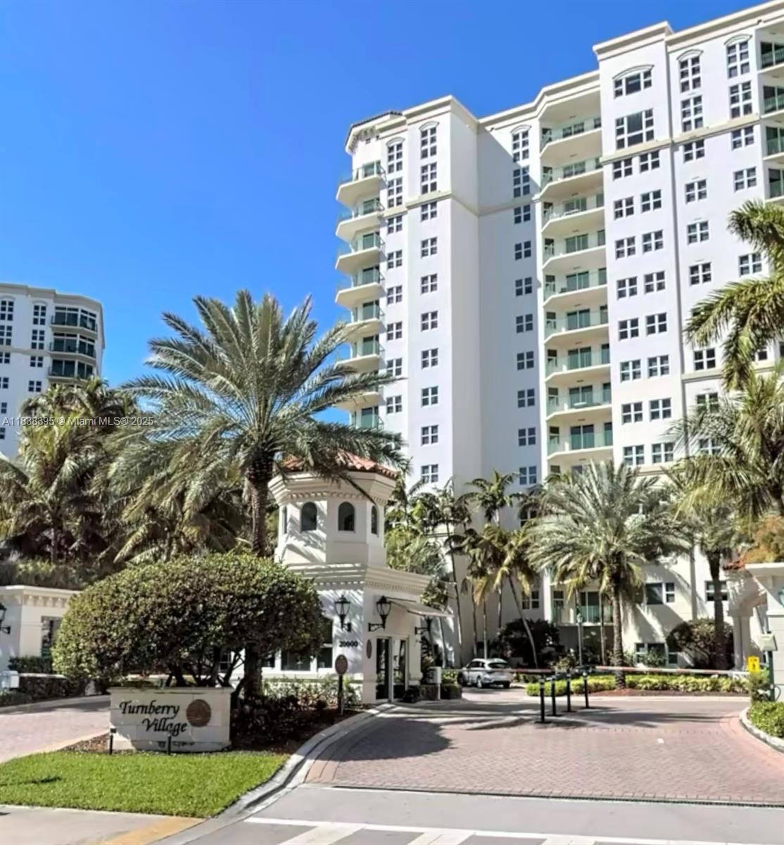 19900 E Country Club Dr 1014  Aventura FL 33180 photo
