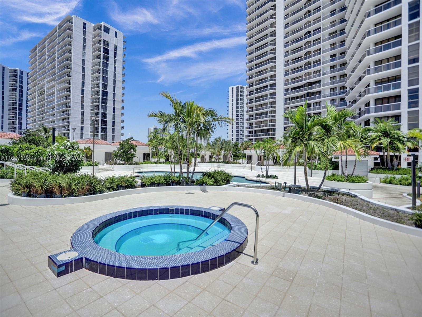 Property Photo:  20281 E Country Club Dr 1801  FL 33180 