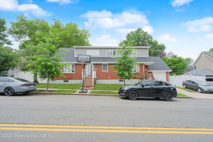 Property Photo: 34 Harvest Avenue NY 10310