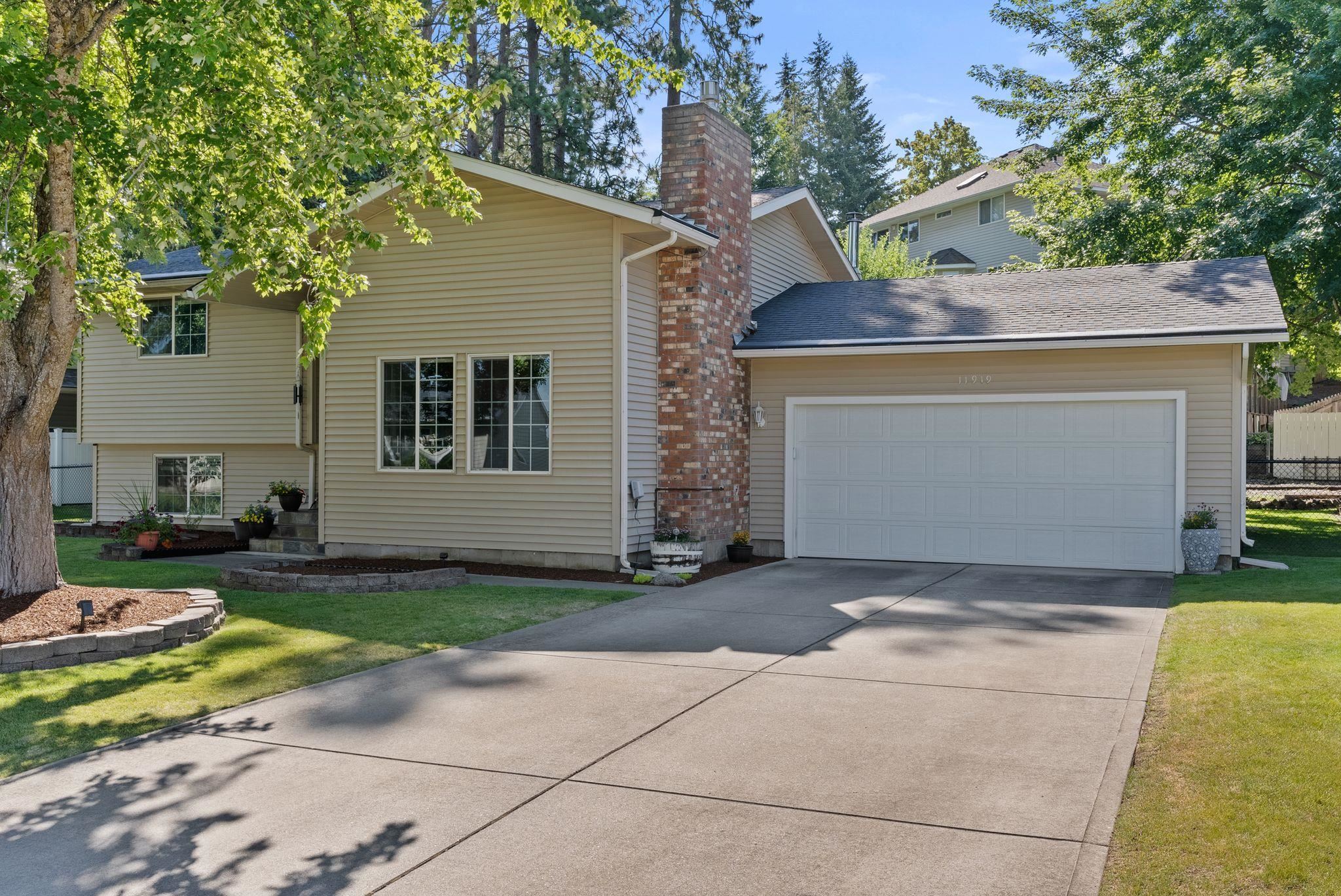 Property Photo: 11919 S Player Dr WA 99223