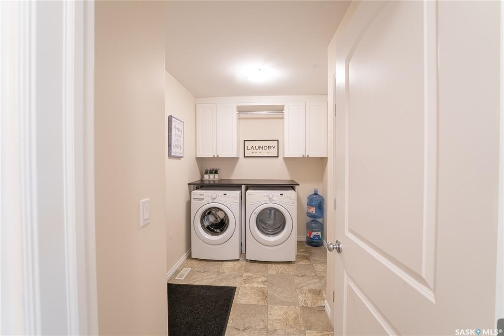 Property Photo:  410 Lehrer Manor  SK S7R 0L3 