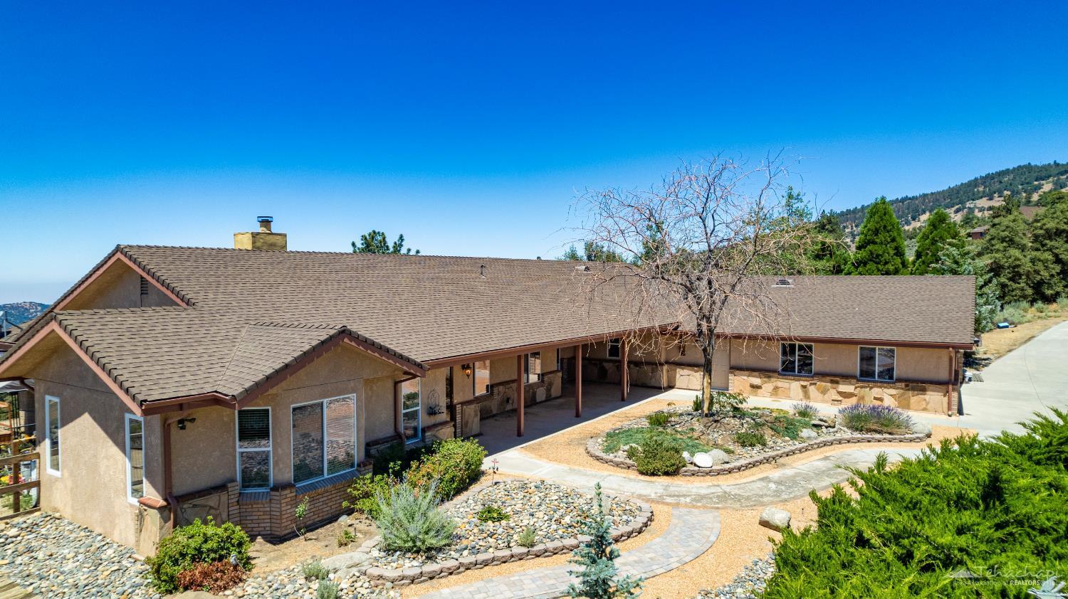 Property Photo: 25380 Paramount Drive CA 93561